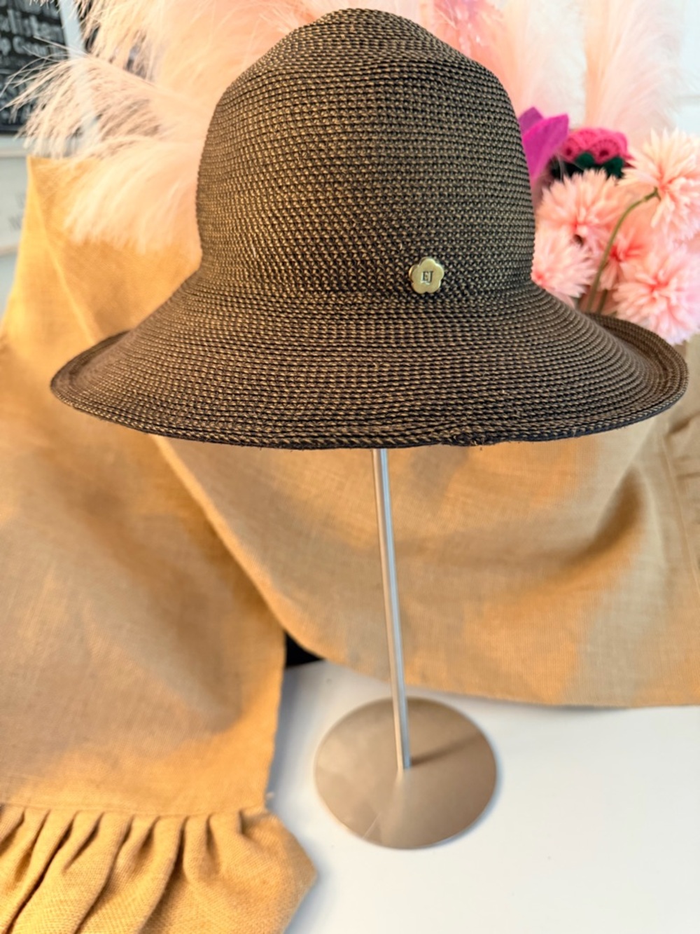 Eric Javits Women's Hampton Squishee Antique Color Full-Coverage Straw Hat GUC